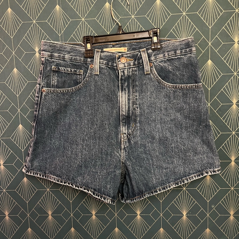 Levi high waisted mom shorts